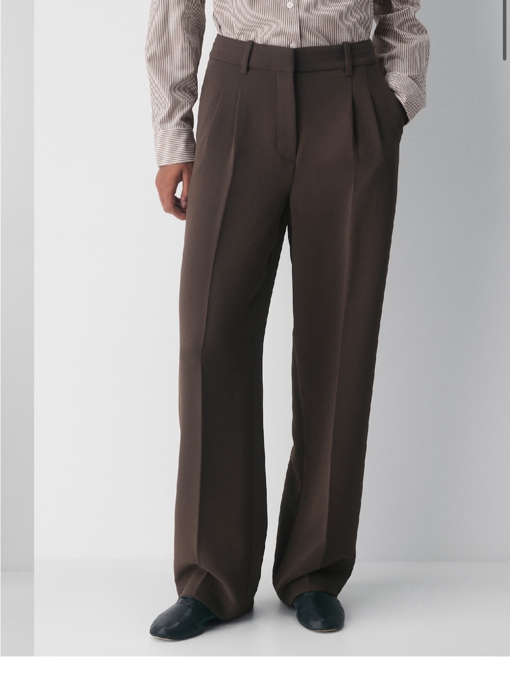 Aritzia Effortless Pant in Righ Mocha Brown High RiseWide-Leg Pleated Trousers
